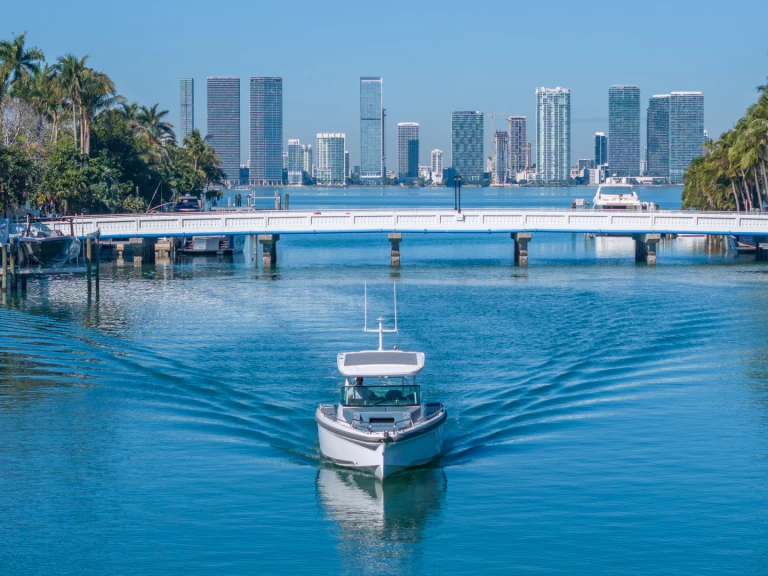 Yacht charter Miami cheap 38 Sun-Top