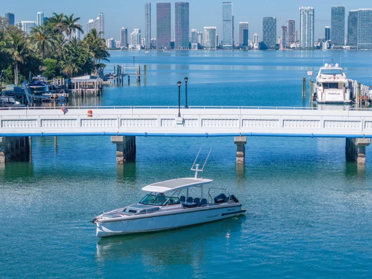 Motorboat rental in Miami - Axopar 38 Sun-Top