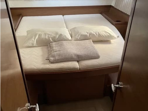 Bareboat Rental Catamaran Lagoon with a boat licence