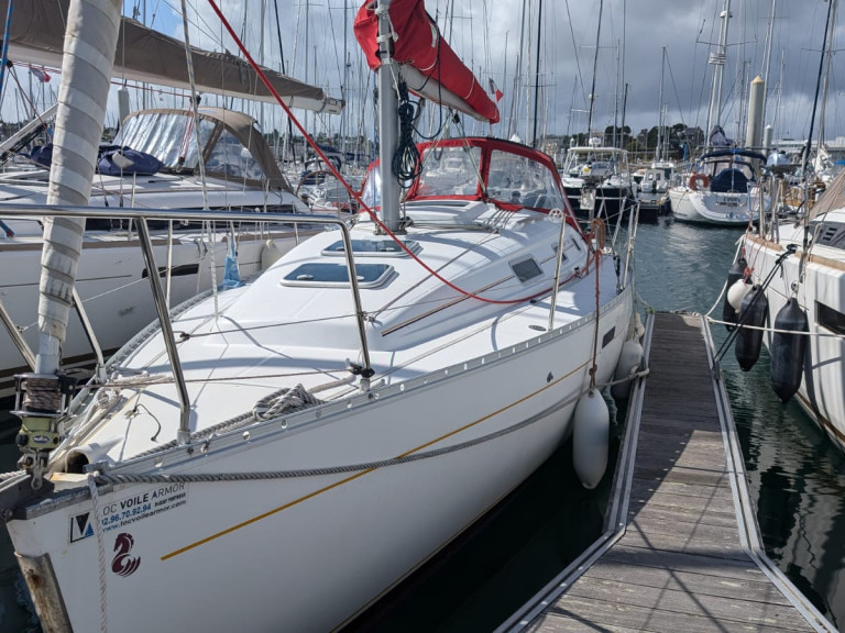 Sailboat rental with or without captain Bénéteau Saint-Quay-Portrieux
