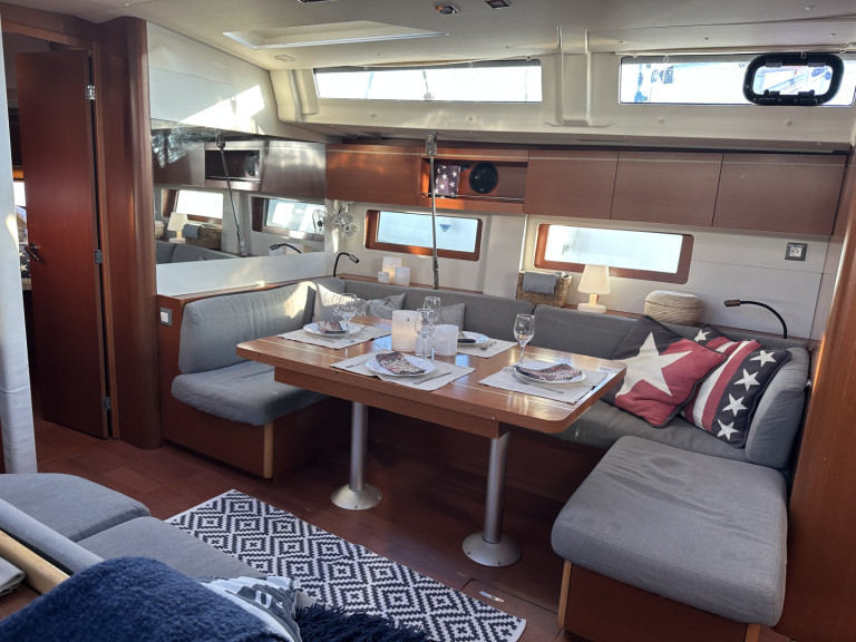 Sailboat rental in Seget Donji - Bénéteau Oceanis 51.1