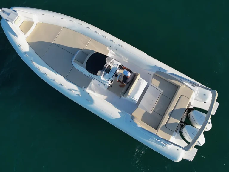 Yacht charter Porto-Vecchio cheap master 996 open