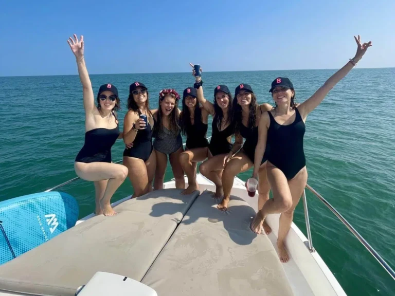 Motorboat rental with or without captain Rinker Málaga