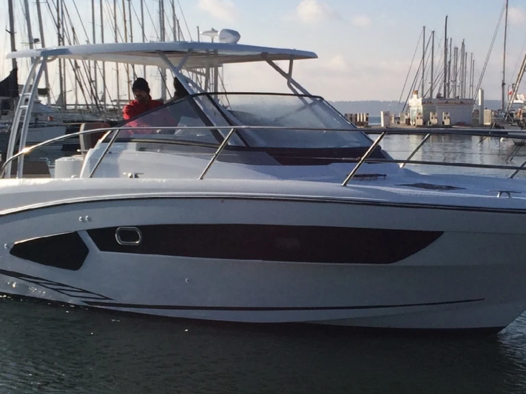 Motorboat rental with or without captain Jeanneau Cogolin