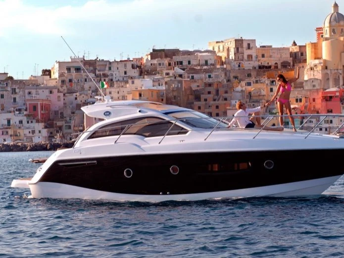 Motorboat for rent Beaulieu-sur-Mer at the best price