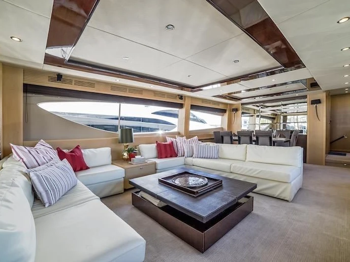 Boat rental Princess Princess 85 in Port Vauban on Samboat