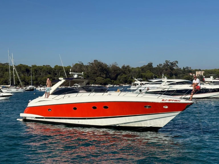 Yacht charter Port Camille Rayon cheap Predator 56
