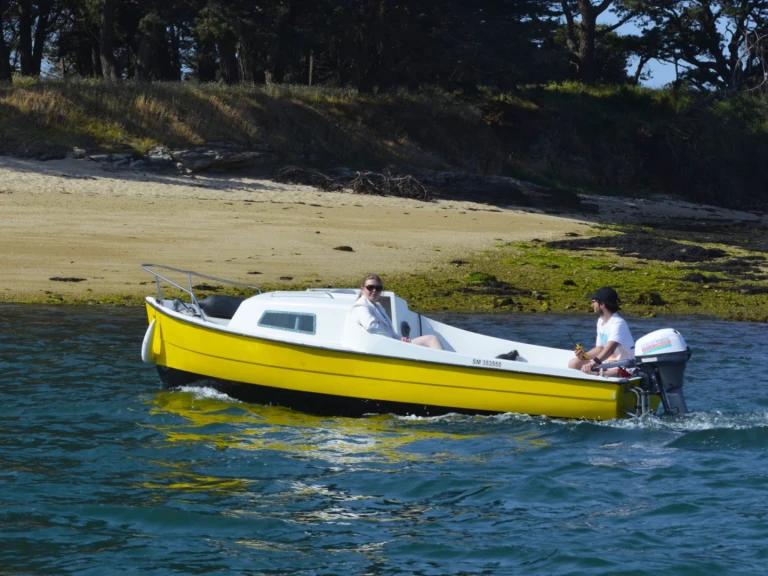 Boat rental Lanaverre MEHNIR 475 in Arradon on Samboat