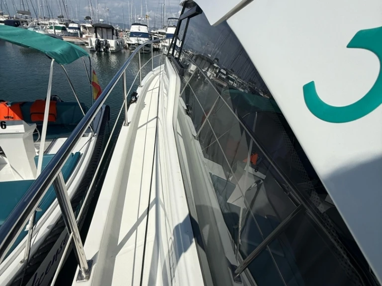 Motorboat for rent Cambrils at the best price