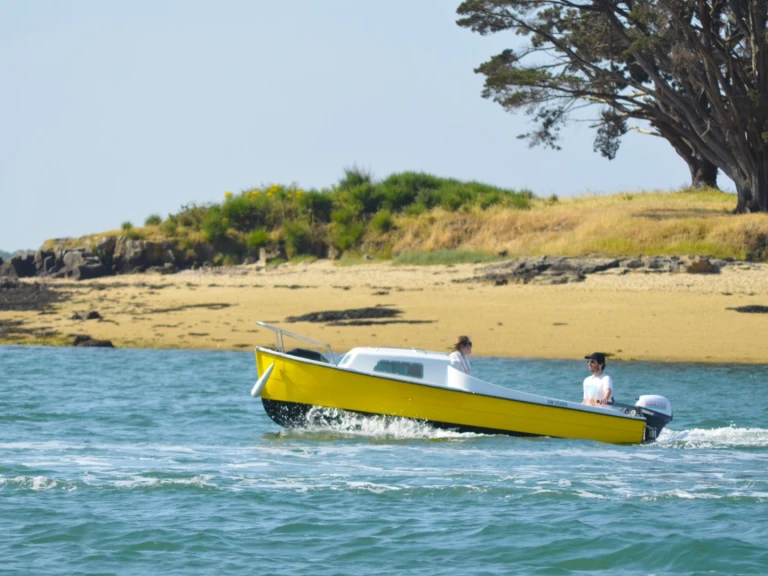 Boat rental Lanaverre MEHNIR 475 in Arradon on Samboat