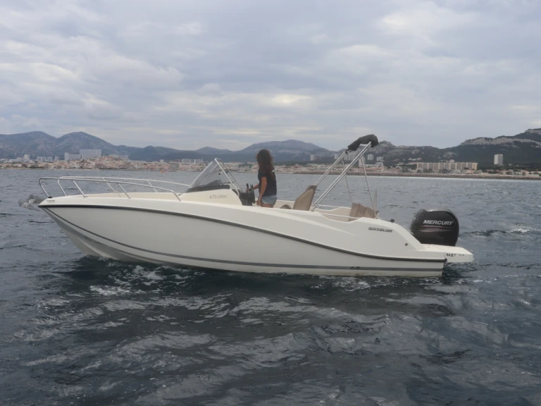 Motorboat for rent Marseille at the best price