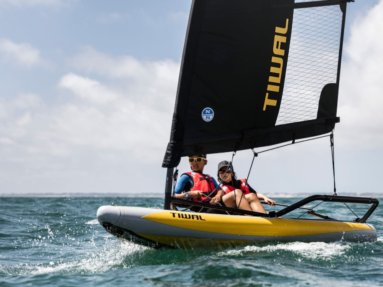 Yacht charter Carnac cheap TIWAL 3.2