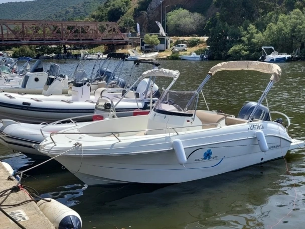 Boat rental Pacific Craft Pacific Craft 545 Open in Saint-Florent on Samboat