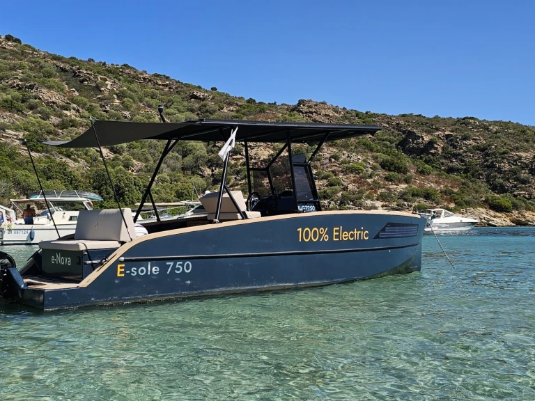 Motorboat for rent Saint-Florent at the best price
