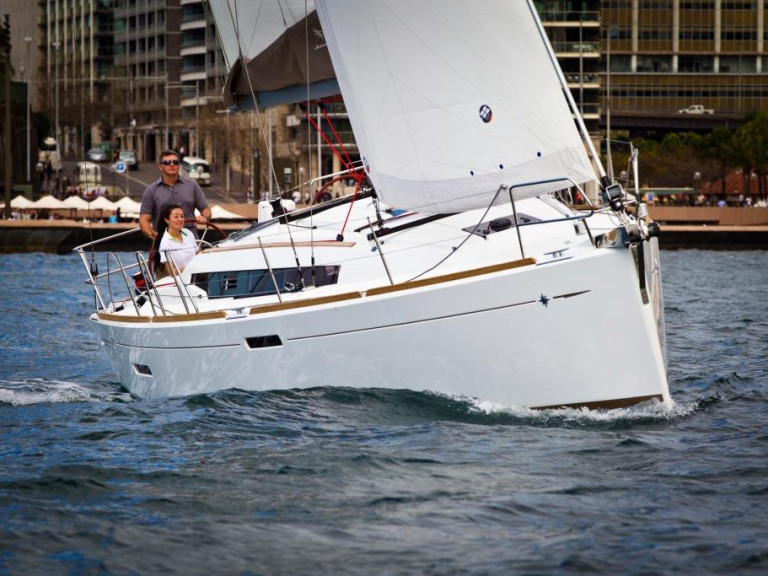 Rent a Jeanneau Sun Odyssey 379 Port-Haliguen
