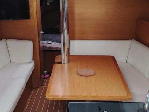 Yacht charter Port-Haliguen cheap Sun Odyssey 379