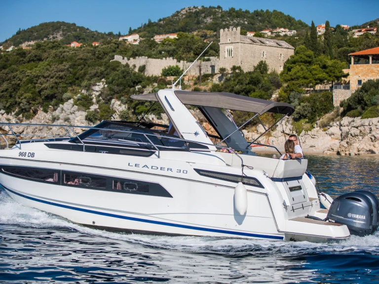 Yacht charter Dubrovnik cheap Leader 30