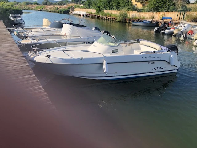Motorboat for rent Les Salins d'Hyères at the best price