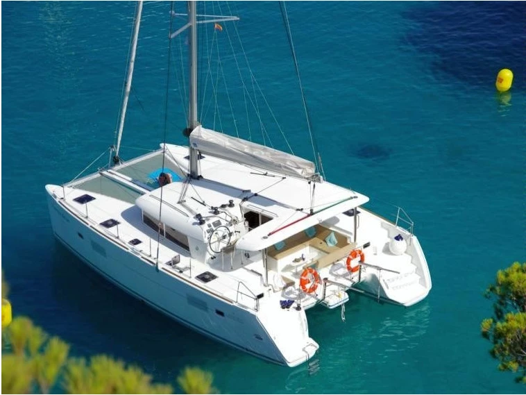 Rent a Lagoon Lagoon 400 S2 Punta Ala