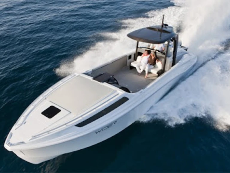 Bareboat Rental Motorboat Wider with a boat licence