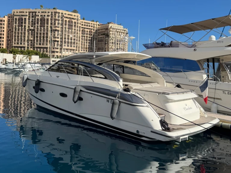 Motorboat rental in Villeneuve-Loubet - Princess Princess V42