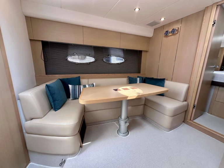 Boat rental Princess Princess V42 in Villeneuve-Loubet on Samboat