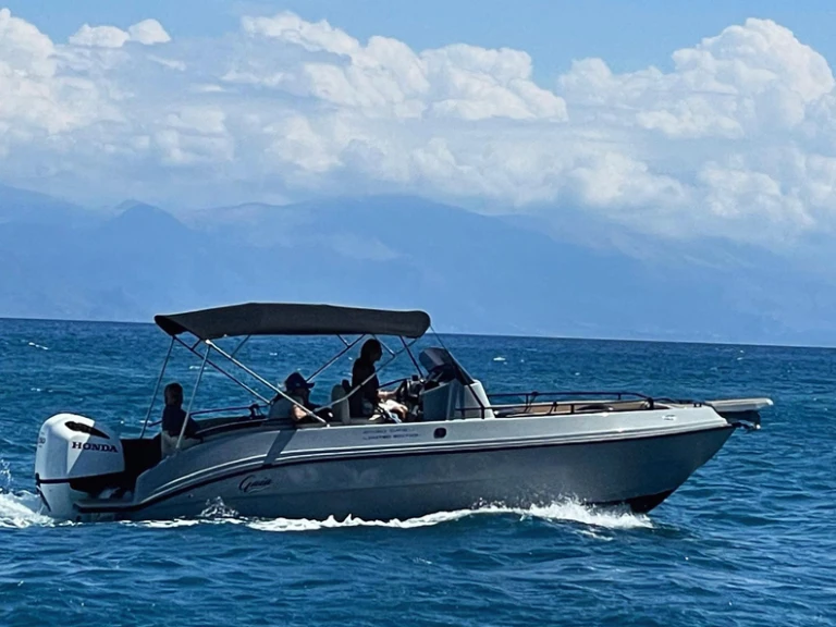 Motorboat for rent Poreč at the best price