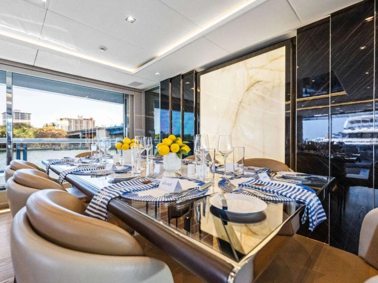 Luxury Yacht rental with or without captain Mangusta Bahamas