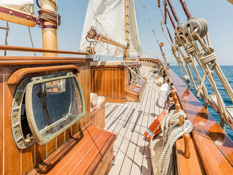 Luxury Yacht rental in Cannes - Schooner O'Remington 