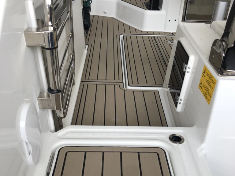 Bareboat Rental Motorboat Jeanneau with a boat licence