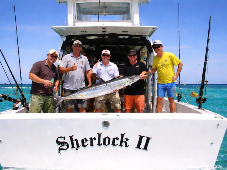 Bareboat Rental Motorboat Custom with a boat licence