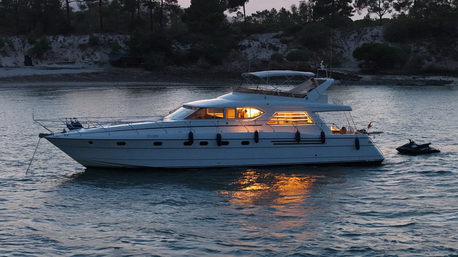 Luxury Yacht rental with or without captain Princess Lisbon