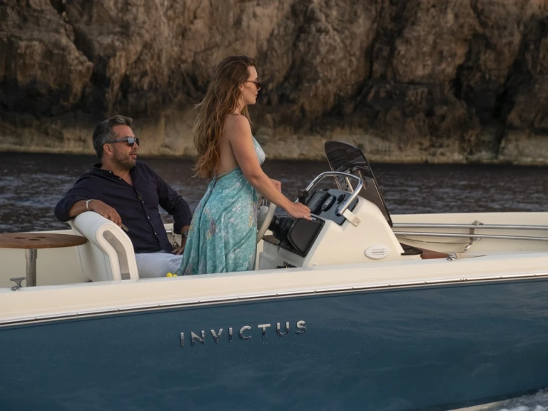 Motorboat rental in Fornells - Invictus  200SX