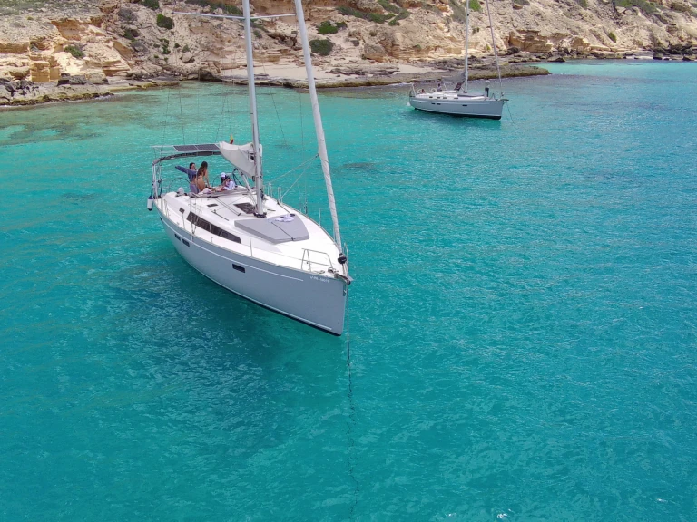 Rent a Bavaria Cruiser 46 Palma de Mallorca