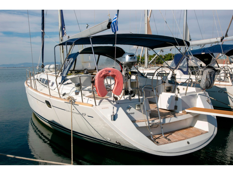 Sailboat rental with or without captain Jeanneau Plataniás