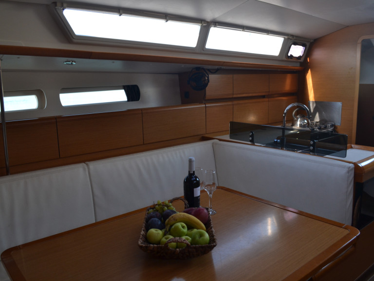 Sailboat for rent Thessaloniki (City) at the best price