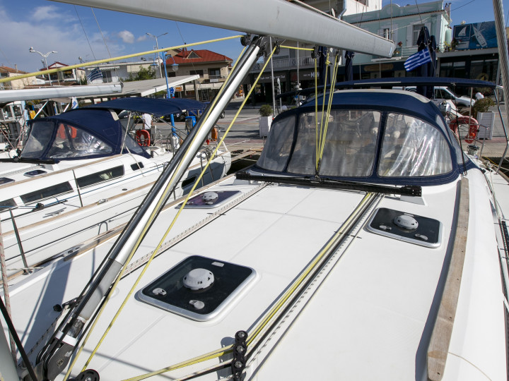 Sailboat rental with or without captain Jeanneau Skiathos