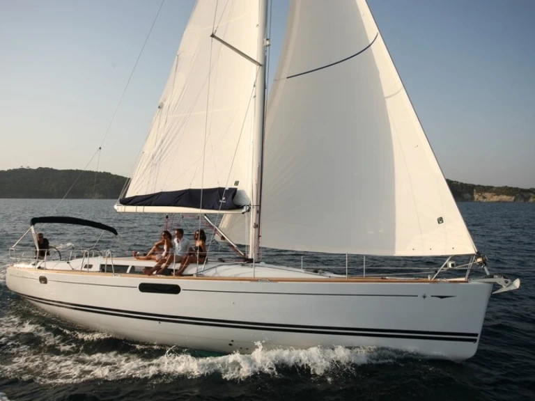 Jeanneau Sun Odyssey 49i in Keramotí on SamBoat