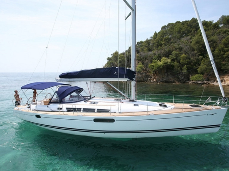 Sailboat rental with or without captain Jeanneau Keramotí