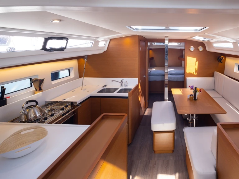 Rent a Jeanneau Sun Odyssey 440 Préveza