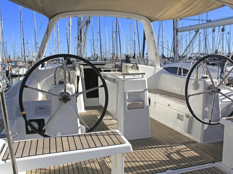 Sailboat rental with or without captain Bénéteau Cambrils