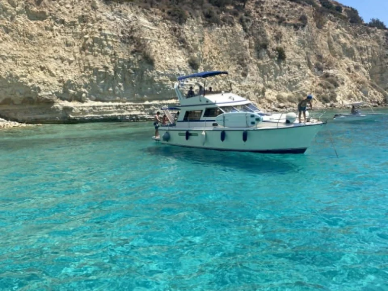 Motorboat rental with or without captain Princess Chania
