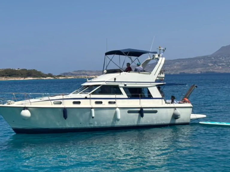 Motorboat for rent Chania at the best price