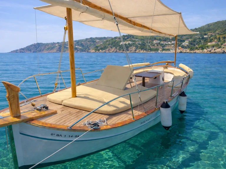 Yacht charter Portals Nous cheap MedVolt M7