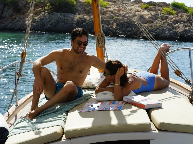 Motorboat rental with or without captain Medvolt Marine Portals Nous