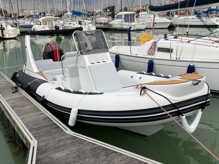 Yacht charter La Rochelle cheap Super Luc 660