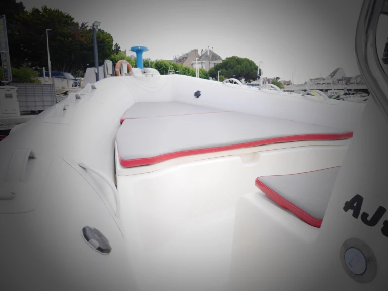 RIB rental in La Baule-Escoublac - Zodiac Club 750