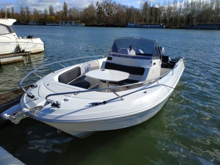 Pacific Craft 670 OPEN in Sainte-Rose on SamBoat