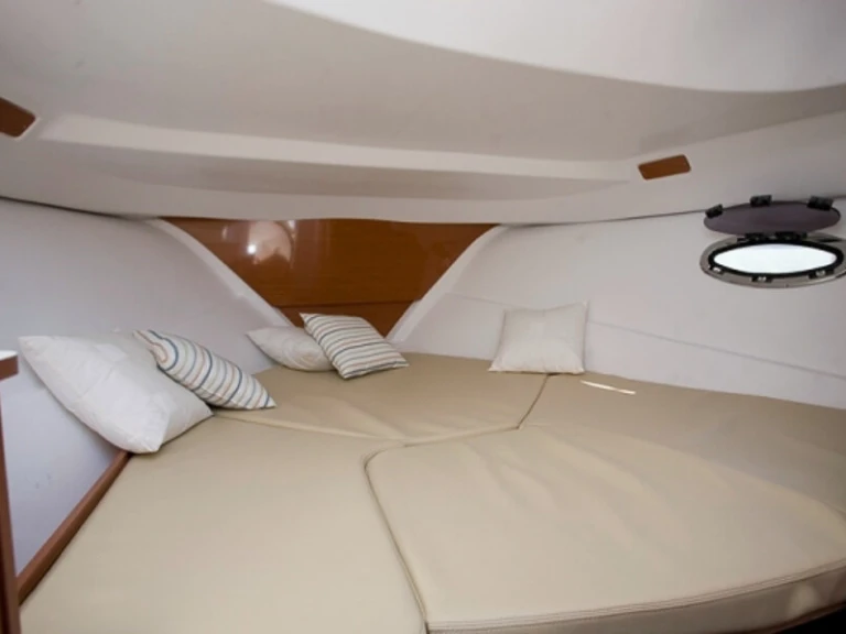 Rent a Bénéteau Flyer 750 WA La Baule-Escoublac