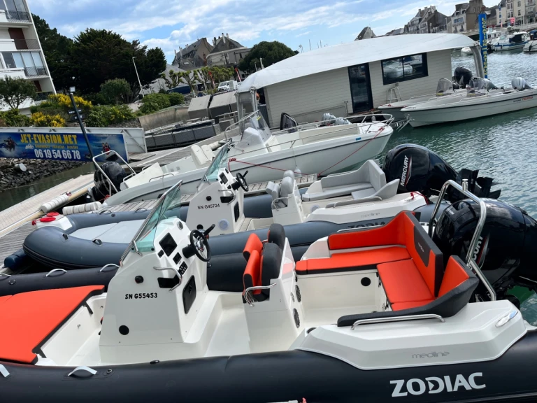 Zodiac ZODIAC MEDLINE 6.8 in La Baule-Escoublac on SamBoat